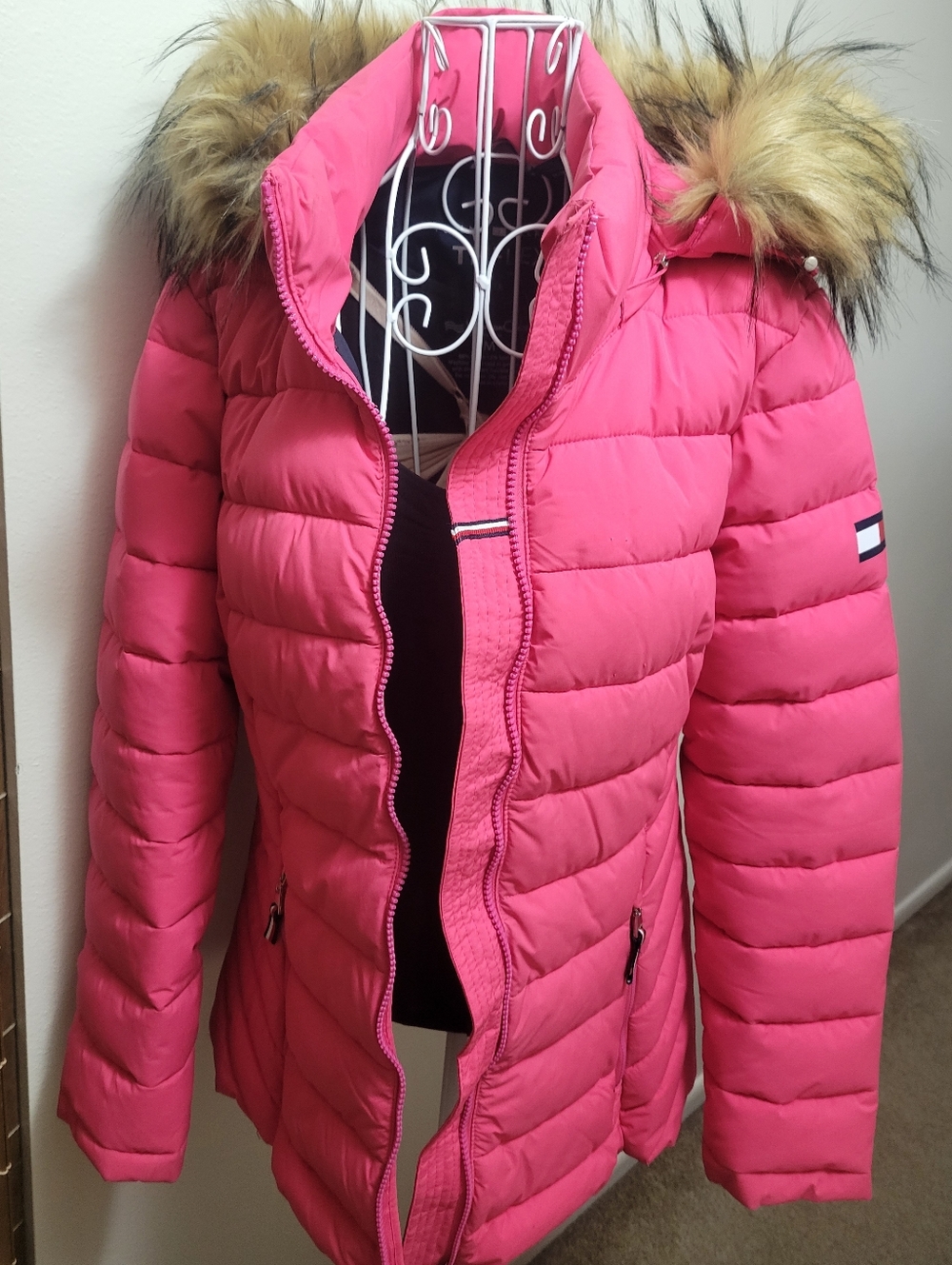 TOMMY HILFIGER WOMANS JACKET - LIKE NEW